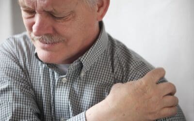 5 Easy Ways for Dealing with Shoulder Pain
